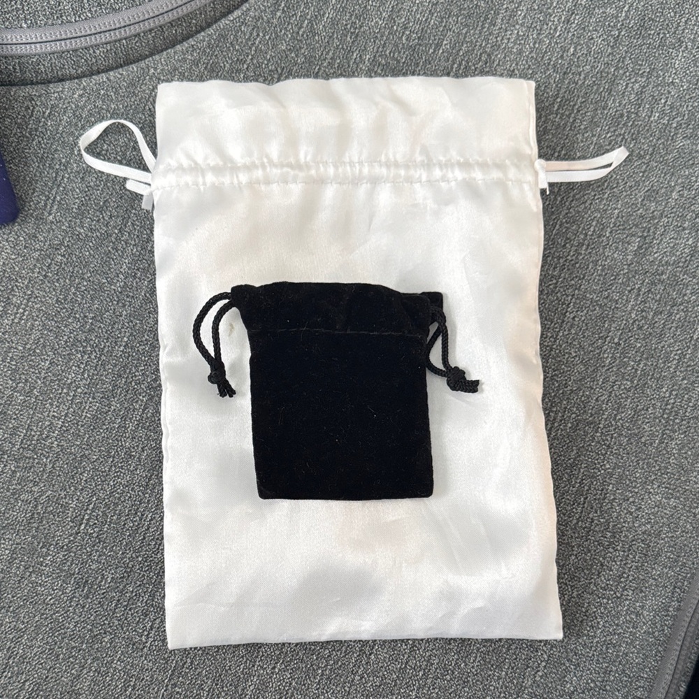 Kendra Scott and Kate Spade Jewelry Pouches - Picture 2 of 5